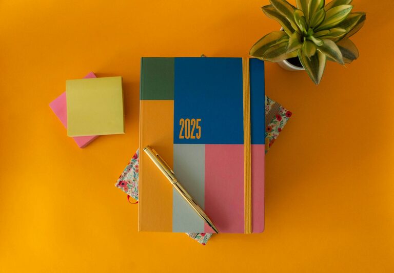 Simple Ways to Personalize Your Workspace for Better Comfort and Focus