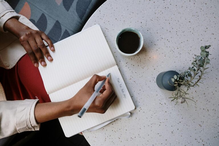 How to Journal for Clarity and Focus Every Day